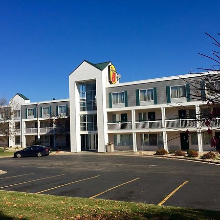 Super 8 By Wyndham Madison East Ξενοδοχείο Εξωτερικό φωτογραφία