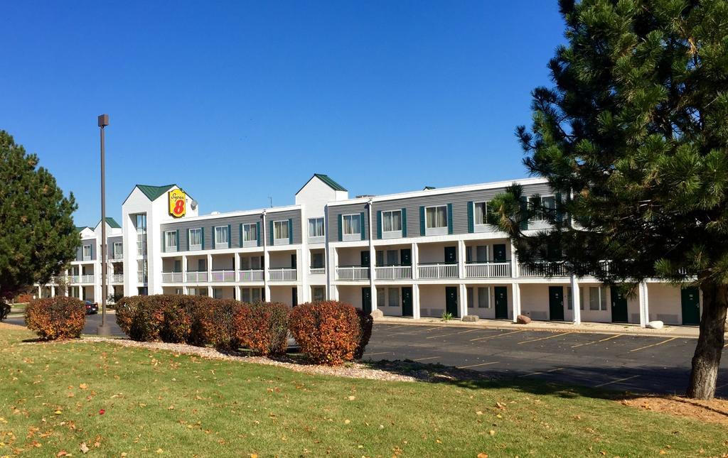 Super 8 By Wyndham Madison East Ξενοδοχείο Εξωτερικό φωτογραφία