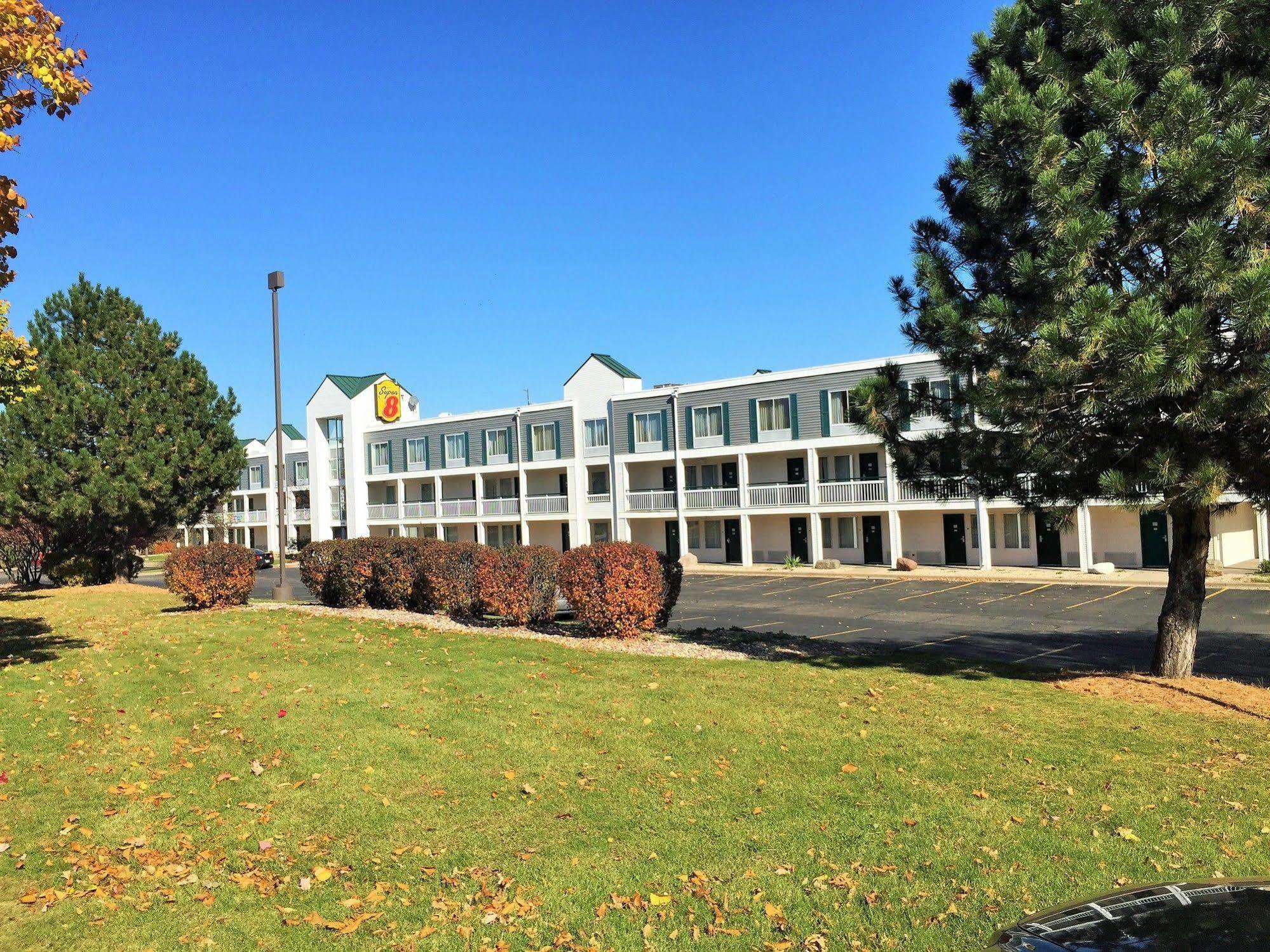 Super 8 By Wyndham Madison East Ξενοδοχείο Εξωτερικό φωτογραφία
